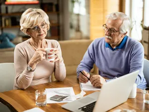 Care pensionari pot pierde pensia recalculată dacă nu depun un document esențial până în septembrie foto: Freepik (fotografie cu caracter ilustrativ)