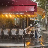 Franța și Germania, sub zăpadă: camioane blocate, mii de locuințe fără curent. Turnul Eiffel închis: FOTO - Profimedia(imagine cu rol ilustrativ)