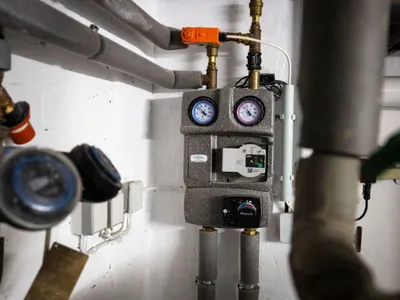 Sistem de cazan cu condensare pe gaz cu pompă de circulație, din Schwerin, Germania - Foto: Profimedia Images