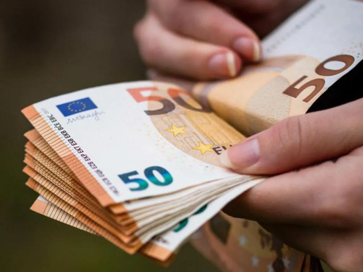 B1TV: Euro explodează după căderea Guvernului Bolojan. Nou maxim istoric pe piața valutară