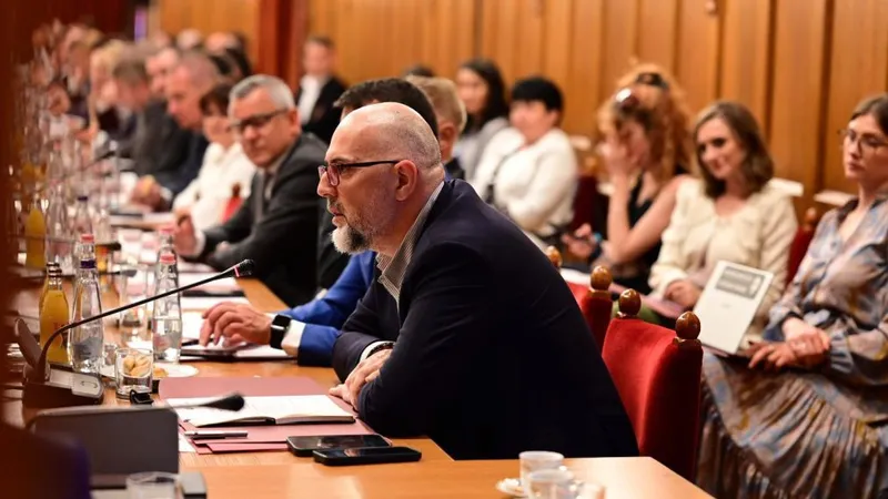 Liderul UDMR, Kelemen Hunor, la reuniunea Forumului Reprezentanților Maghiari din Bazinul Carpatic - Foto: Facebook/Kelemen Hunor
