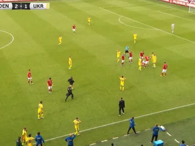 Christian Eriksen s-a prăbușit pe teren! Meciul Danemarca - Ucraina a fost oprit definitiv