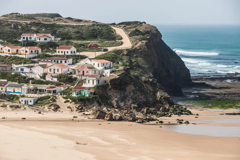 Praia de Monte Cl&eacute;rigo
