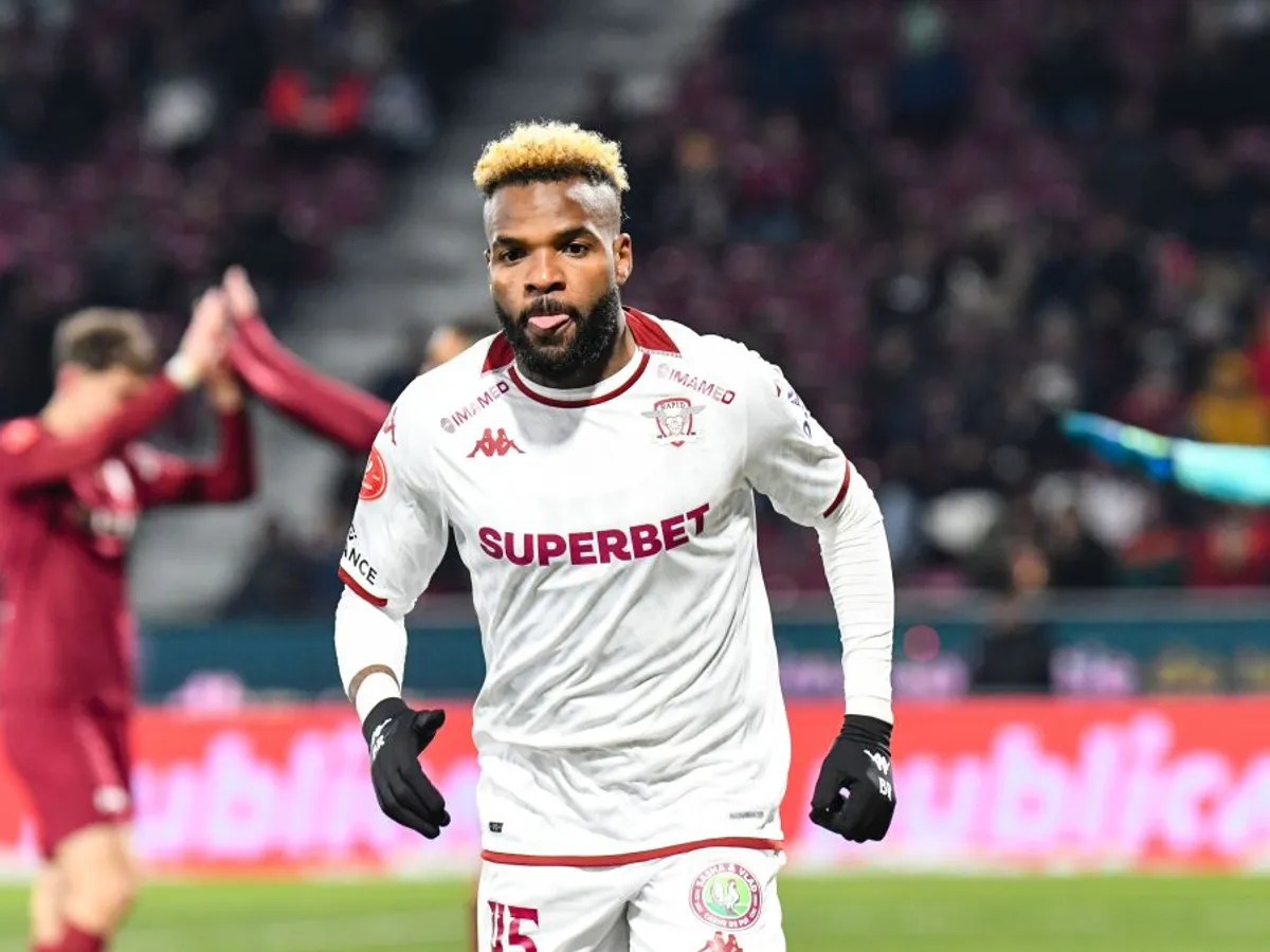 A murit Aaron Boupendza, fostul atacant al Rapidului. Cum s-a întâmplat? - Foto: Profimedia Images