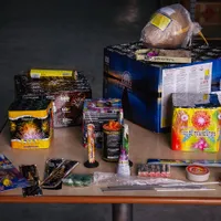 3 tonbe de petarde și artificii, confiscate de polițiști - Foto: Facebook/Poliția Română - cu rol ilustrativ