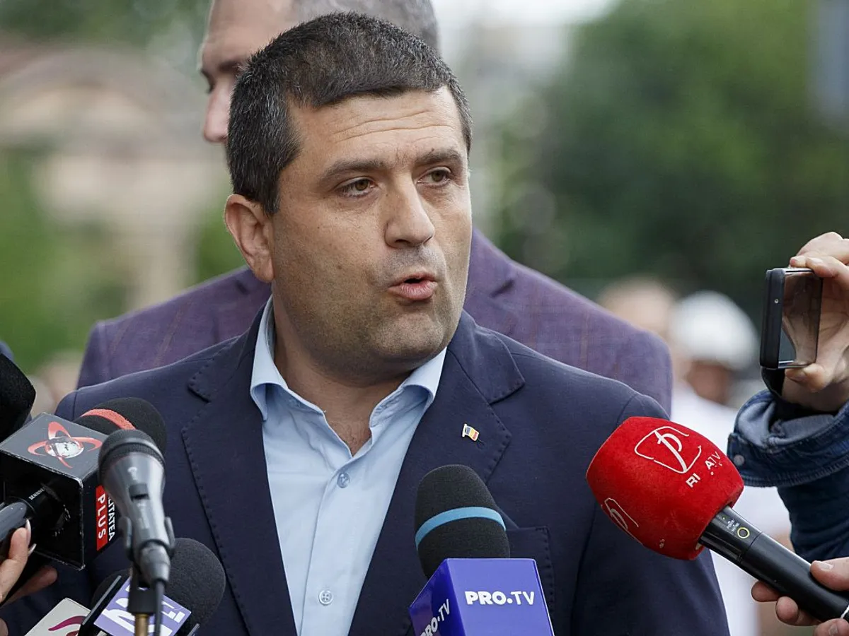 Radu Miruţă, ministrul Apărării, la Galaţi - Foto: INQUAM PHOTOS/Ovidiu Iordachi