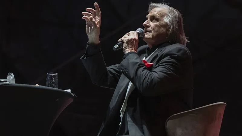 De ce a căzut pe scenă actorul Florin Piersic, în plin spectacol. A şi fost operat - Foto: INQUAM PHOTOS/Cristi Vescan