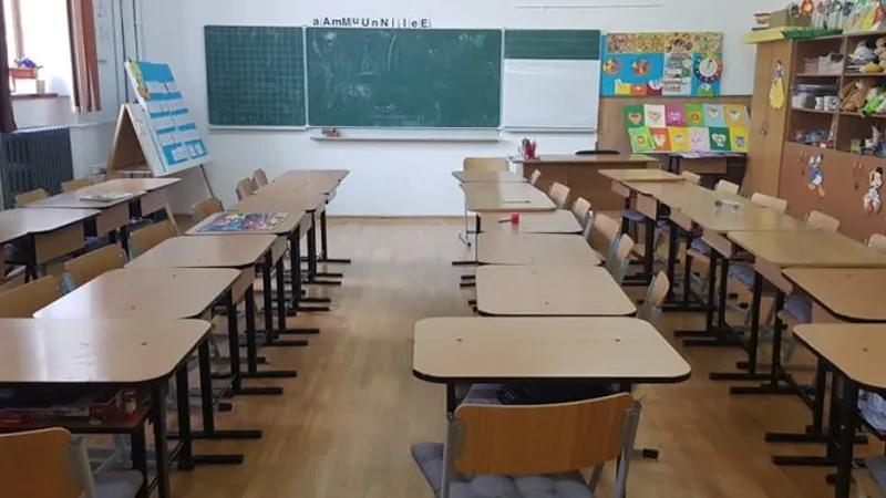 Sala de clasă goală/FOTO: alba24.ro