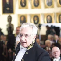 Mugur Isărescu conduce o secție economică a Academiei plină de personaje expirate