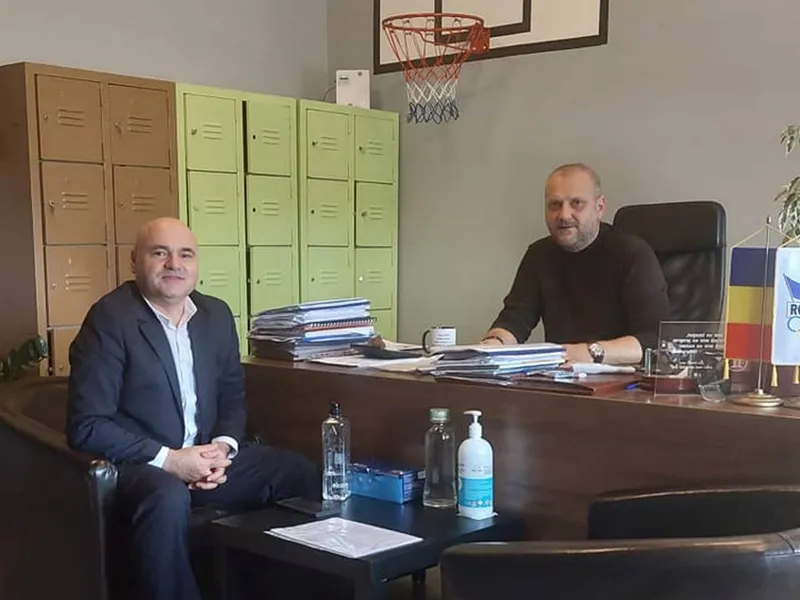 Directorul Complexului Sportiv National (CSN) "Sala Polivalentă" Bucureşti, Cătălin-Ovidiu Buhăianu-Obuf (dreapta) - Foto: Facebook/Catalin Ovidiu Buhaianu Obuf