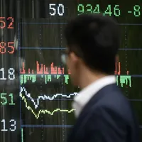 Dezastru pe Bursa de la Bucureşti. E pe roșu. BRD -3%, Petrom -2,5%, Transgaz - 5%. Trump, vinovat - Foto: Profimedia Images