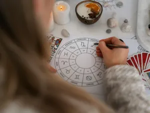 Horoscop, 22 aprilie Ce zodii au un început de săptămână grozav? Cadouri pentru leu și berbec - Foto: Freepik