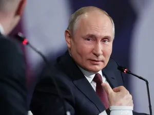 Preşedintele rus Vladimir Putin consideră că este "grotesc" să se afirme că Moscova duce un război cibernetic împotriva SUA. / Foto: reuters.com