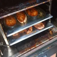 Mizerie, muște și produse expirate, la Taverna Racilor Herăstrau. OPC a dat amenzi de 140.000 lei - Foto: CRPCR Bucureşti-Ilfov