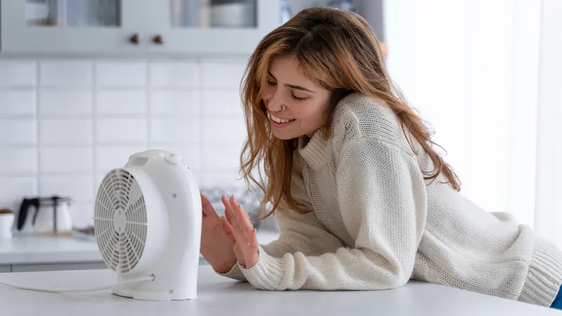 Vrei să nu mori de cald în casă de la 1 iulie? Dai 810 – 1.350 lei pe curent doar pentru AC - Foto: Freepik