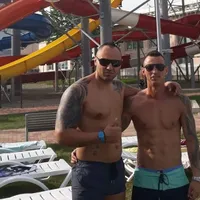 Romi Neguș și Beni Pintilie sunt acuzați că arfi dat foc mașinii unui rival Foto: Facebook