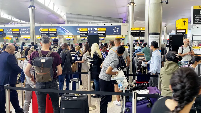 Haos în traficul aerian din Marea Britanie. 80% din zboruri, întârziate. Ce s-a întâmplat - Foto: Euronews (imagine cu caracter iliustrativ)