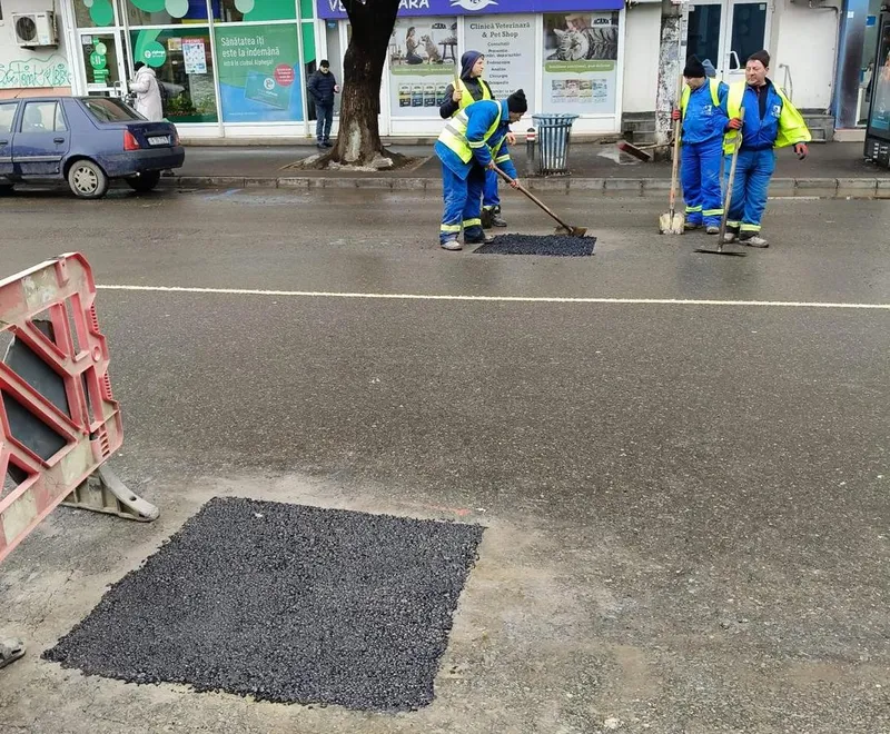 A &icirc;nceput &bdquo;marea acțiune de plombare&rdquo; a străzilor din București - Foto: Facebook / Primăria Municipiului București