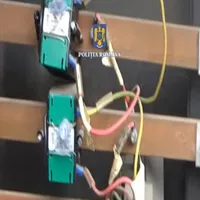Cum și-au „redus” facturile la curent o clinică și o firmă din Galați? Cu fire trase ilegal. - Foto: captură video