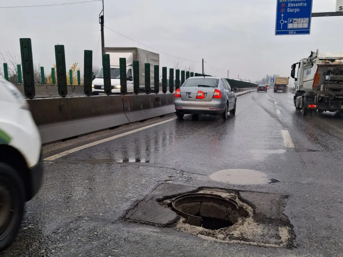 Gaură „ucigașă”, pe Centura București, pe banda 2. - Foto: Facebook / Info Trafic Bucuresti si Ilfov