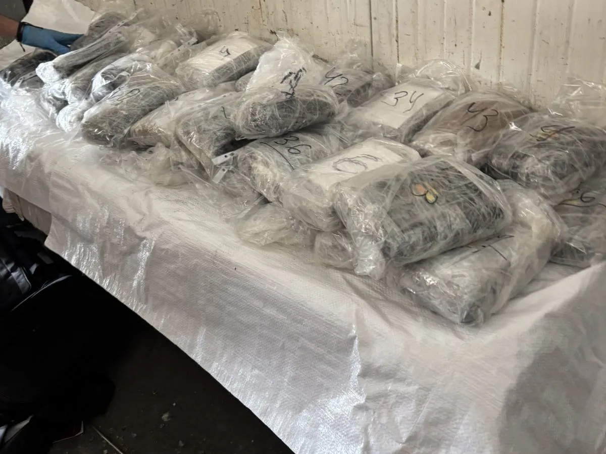 Ruta Balcanică. 48 kg de cocaină, găsite în Bulgaria într-un TIR pe ruta Belgia - Turcia. Valorează 4.400.000€