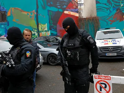 Percheziţii cu trupe SIAS, într-un imobil din Bucureşti - Foto: INQUAM PHOTOS/Mălina Norocea (Imagine cu caracter ilustrativ)