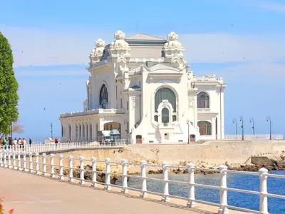 Cazinoul din Constanţa, vandalizat, la 2 săptămâni de la inaugurare. Pereții, loviți cu picioarele - Foto: Facebook / Cazinoul Constanța