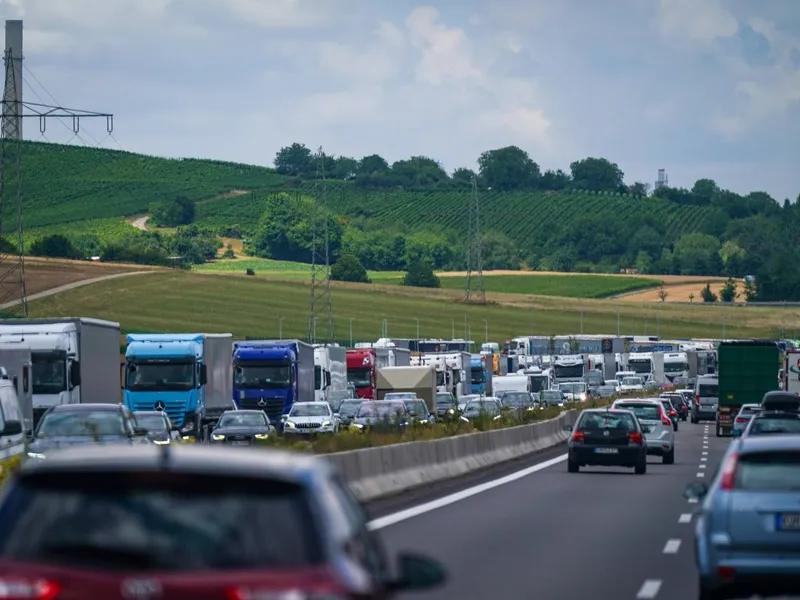 Canicula oprește camioanele. De la ora 12.00 au interzis să circule. Ce transporturi sunt permise? - Foto: Profimedia Images (rol ilustrativ)