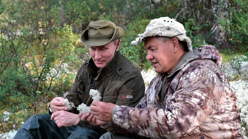 Șoigu ar fi fost „cârtița” americanilor în cercul intim al lui Putin/foto: Kremlin.ru