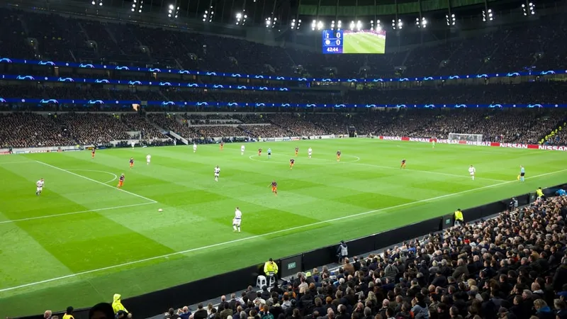 Măsuri de relaxare în Spania. Stadioanele vor fi deschise la capacitate maxima începând de vineri/FOTO: Unsplash