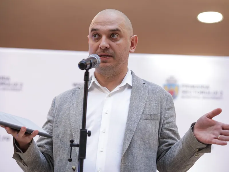 Radu Mihaiu, primarul  Sectorului 2 se chinuie de 1 an să dea un contract de 1.500.000.000 lei pentru spații verzi Foto: INQUM Photos/Sabin Cirstoveanu