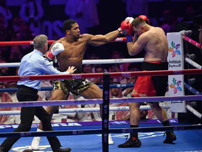 Anthony Joshua și Kristian Prenga - Foto: Profimedia Images