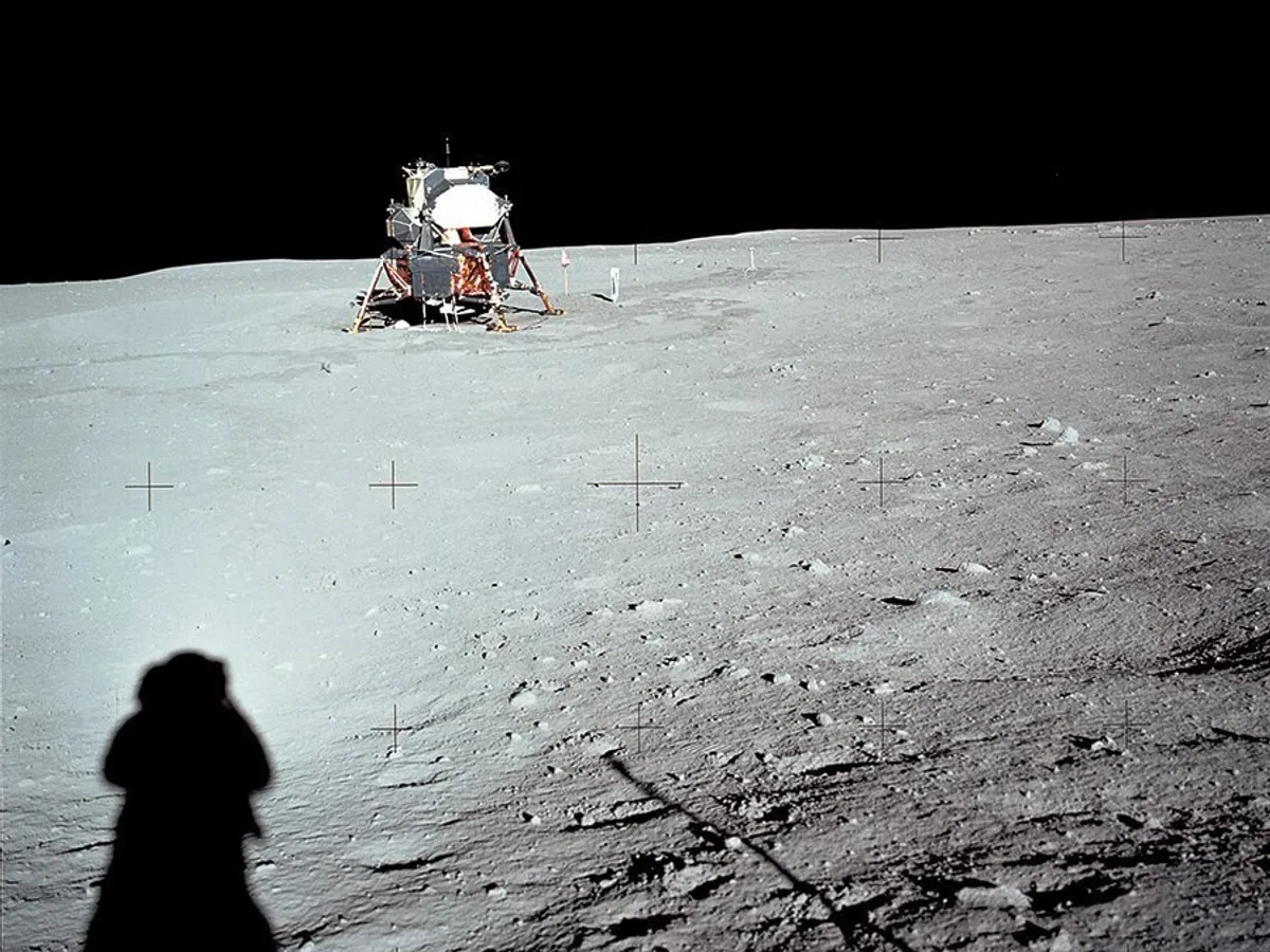 Pe 20 iulie 1969, Armstrong a fpcut acestă fotografie celebră