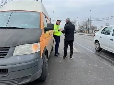Dubă de marfă controlată în trafic - Foto: Facebook / Sindicatul Europol