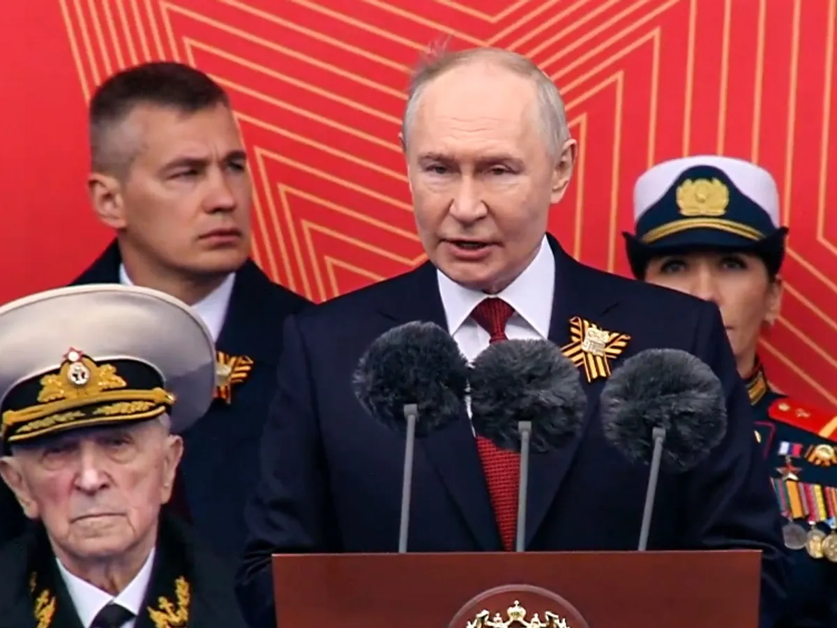 Ceremonii la Moscova de Ziua Victoriei. Putin le spune participanţilor că specialiştii ruşi creează arme unice