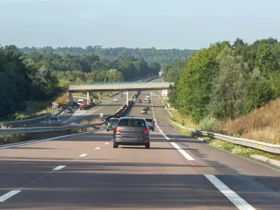Un bărbat și-a uitat soția pe autostradă și a sunat la jandarmi. A fost găsită la 300 km distanță - Foto: Profimedia Images (imagine cu rol ilustrativ)