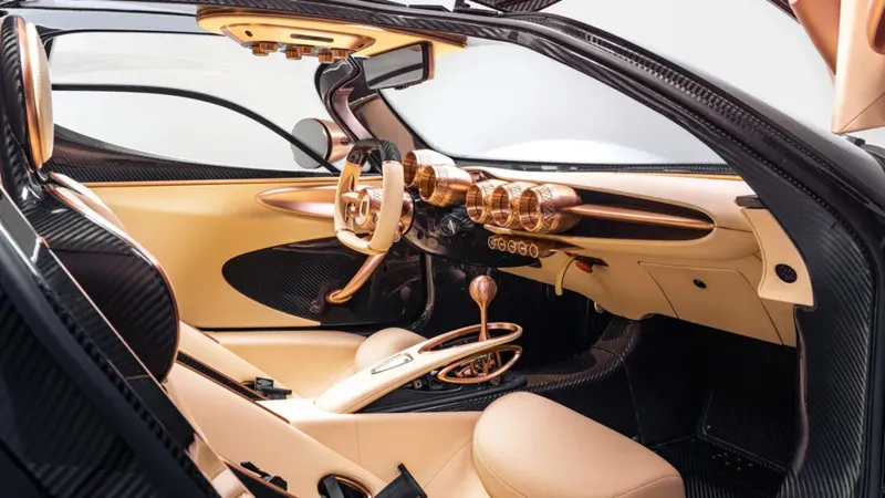 Italienii reînvie un supercar legendar. Motor V8 turbo de 700 de cai și preț de 1.600.000 € - Foto: topgear.com