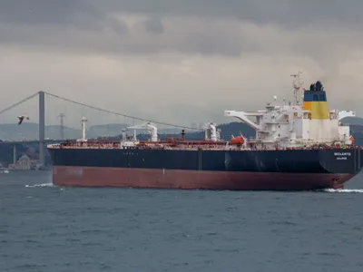 Tanc petrolier trecând prin Strâmtoarea Bosfor - Foto: Profimedia Images (Imagine cu caracter ilustrativ)