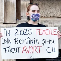 În ultimul an, în cinci localități din România au fost înregistrate cazuri de avort empiric.  În imagine,  Andrada Cilibiu,  coordonatoarea cercetării despre accesul femeilor la avort la cerere, de la Centrul Filia.