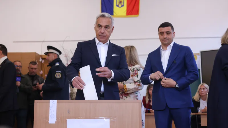 Călin Georgescu și George Simion - Foto: INQUAM PHOTOS / Călin George