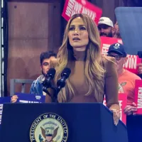 Jennifer Lopez, la mitingul Kamalei Harris din Las Vegas: „Cred în puterea femeilor și a latinilor” - Foto: Profimedia images