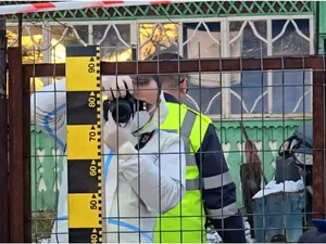 Un bărbat și-a dat foc în curte, după ce nu a putut accepta moartea soției. Cine l-a găsit? - Foto: Arhiva