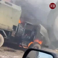 Elicoptere și camioane militare rusești, distruse de forțele ucrainene pe Aeroportul Herson. / Foto: captură ecran