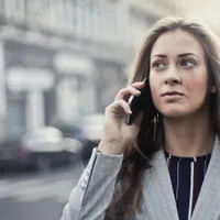 Unul dintre marii operatori de telefonie mobilă din România, amendat pentru practici înșelătoare - Foto: pexels.com/Andrea Piacquadio - Imagine cu rol ilustrativ
