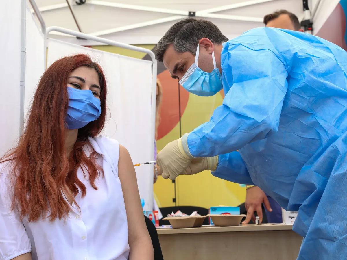 ​Coronavirus în România Sub 100 de cazuri noi, 5 decese în ultimele 24 de ore/FOTO: rovaccinare