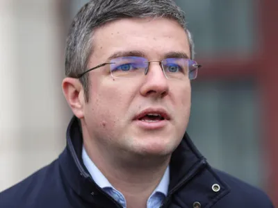 Atac dur la adresa premierului desemnat: „S-a urcat maimuța în copac și i se vede fundul