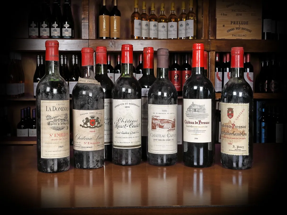 Lot cu o vechime de 40 ani, în 9 sticle de Saint-Émilion Grand Cru Classé, 1966-2006