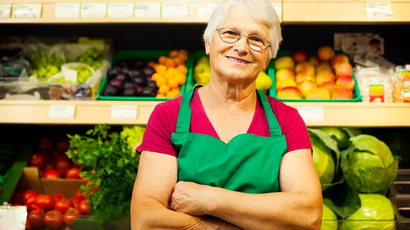 Toți pensionarii au pierdut 150 de lei la pensie. Cum le-a băgat statul mâna în buzunar? - Foto: Freepik