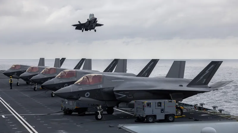 Avioane F 35 la bordul portavionului HMS Prince of Wales -  Foto: Profimedia  Images