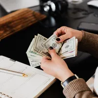Cum poți primi banii de pe taxe înapoi? Mii de lei direct pe card pentru cei care fac documentele Foto: Pexels (fotografie cu caracter ilustrativ)